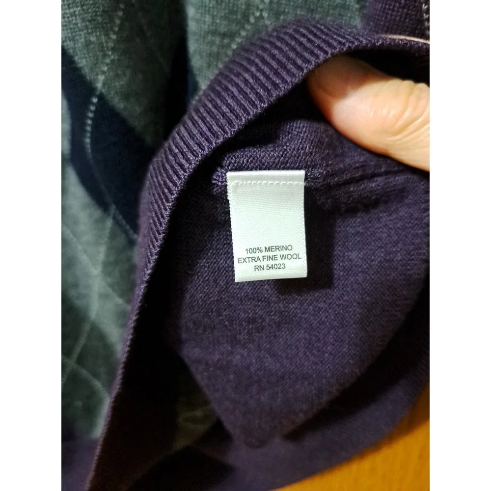Banana Republic Mens Purple Argyle Extra Fine Merino Wool V-Neck Sweater Large